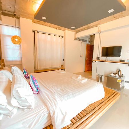 Luck Esan Loft Hotel Ubon Ratchathani Exterior foto