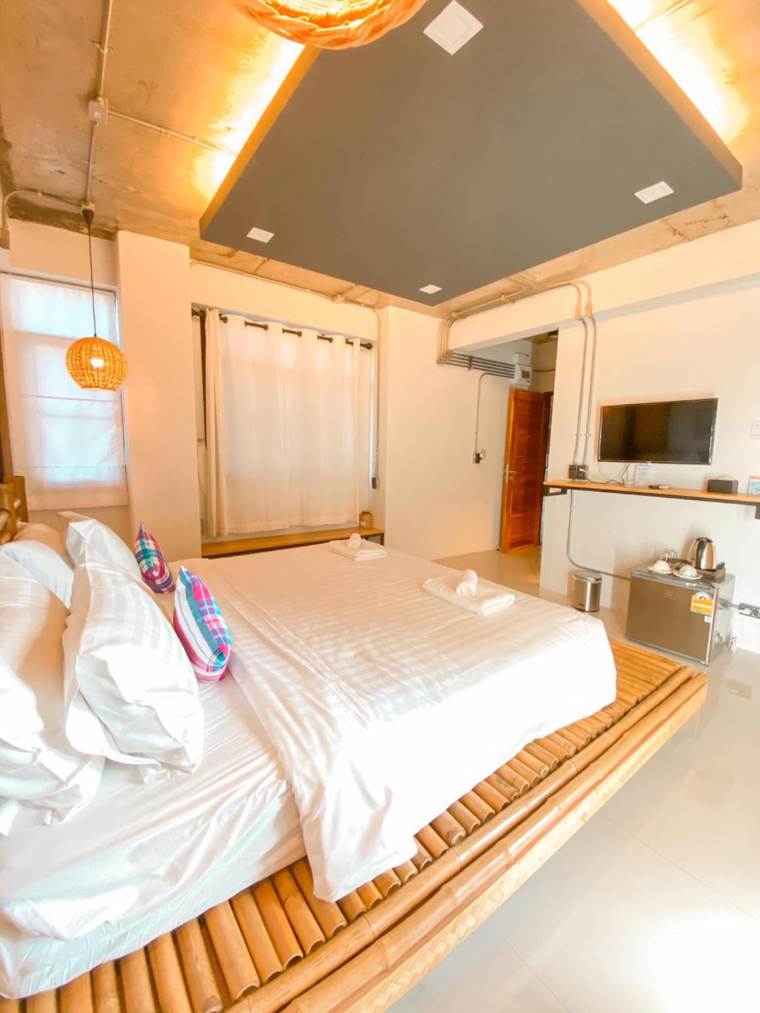 Luck Esan Loft Hotel Ubon Ratchathani Exterior foto
